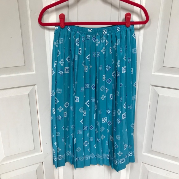 Leslie Fay Vintage Blue Bandana Print Pleated Skirt - Picture 11 of 15